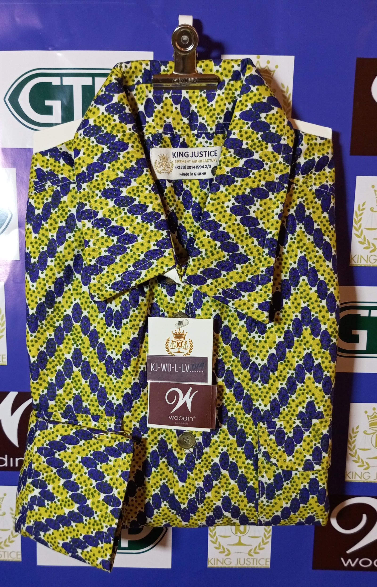 Justice Crown Tapestry – Woodin Long Sleeve